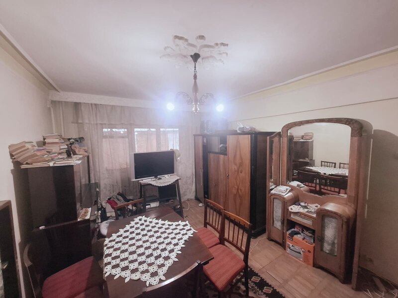 Targu Frumos, Iasi, vand apartament cu 3 camere renovat mobil