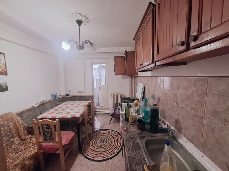 Targu Frumos, Iasi, vand apartament cu 3 camere renovat mobil