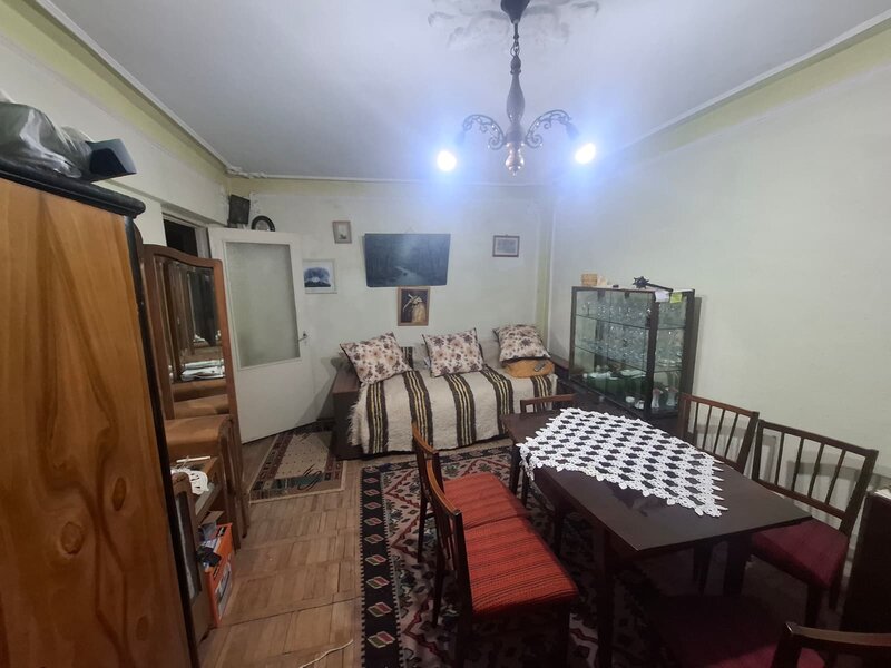 Targu Frumos, Iasi, vand apartament cu 3 camere renovat mobil
